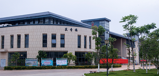 江西農(nóng)業(yè)大學南昌商學院 - 最美大學