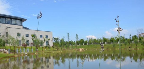 江西農(nóng)業(yè)大學南昌商學院 - 最美大學