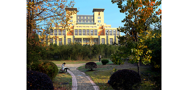 江漢大學(xué)