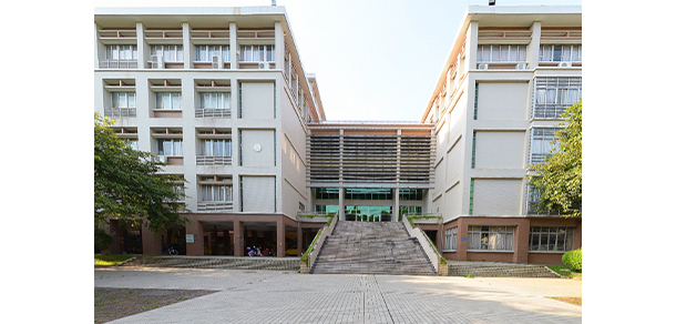 廣州番禺職業(yè)技術學院 - 最美大學