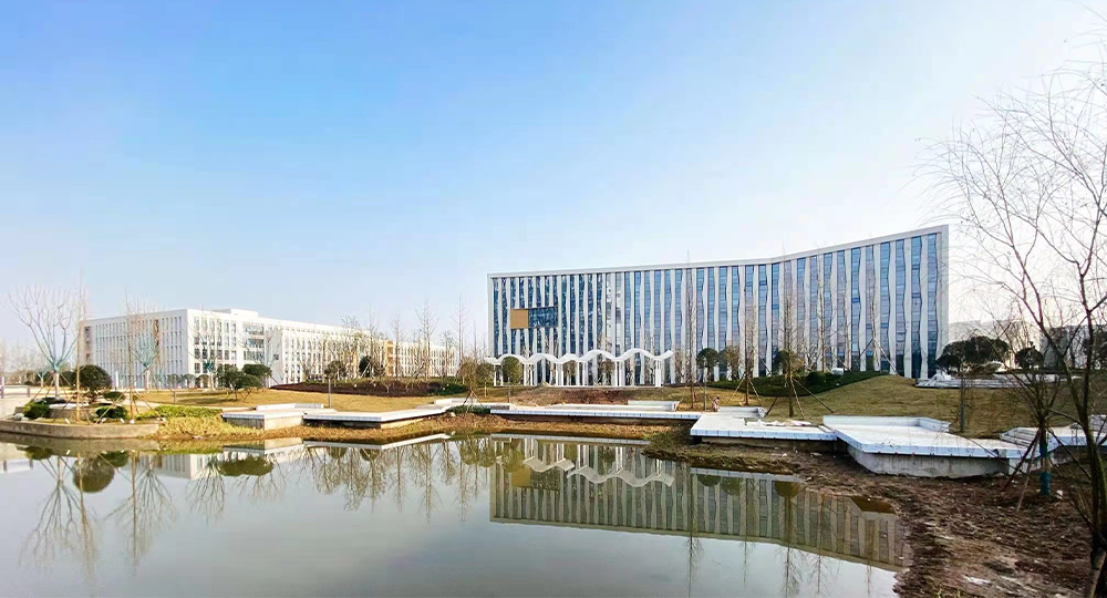 四川輕化工大學(xué)：校名題寫 / 校徽設(shè)計(jì)