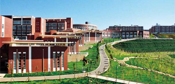 云南大學滇池學院 - 最美院校