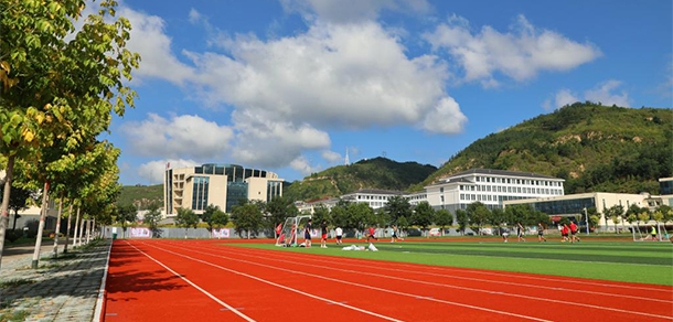 延安職業(yè)技術學院 - 最美大學