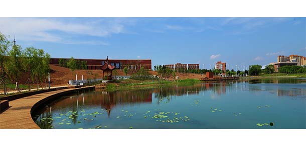 中國醫(yī)科大學臨床醫(yī)藥學院 - 最美院校